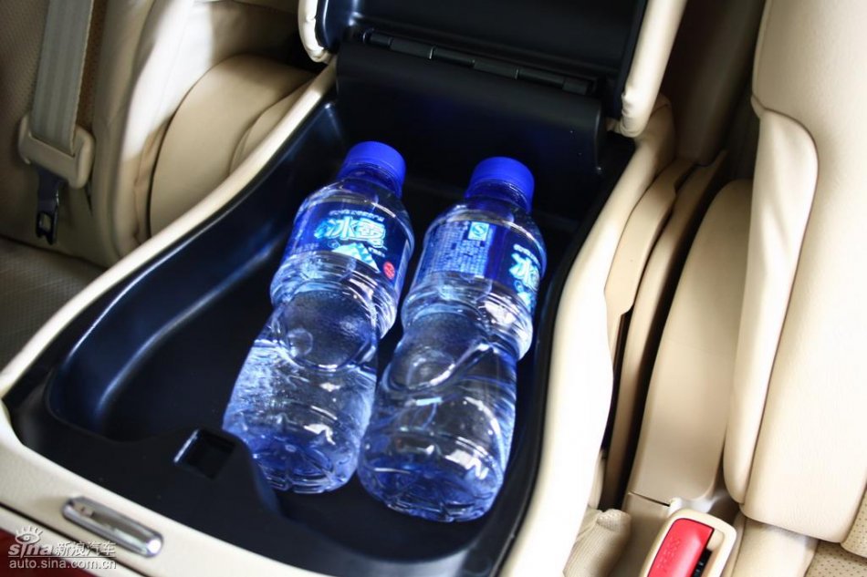 全新雷克萨斯RX350内饰