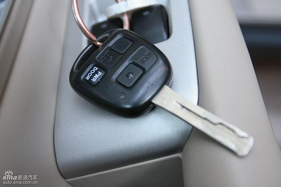 雷克萨斯RX400h引擎及底盘