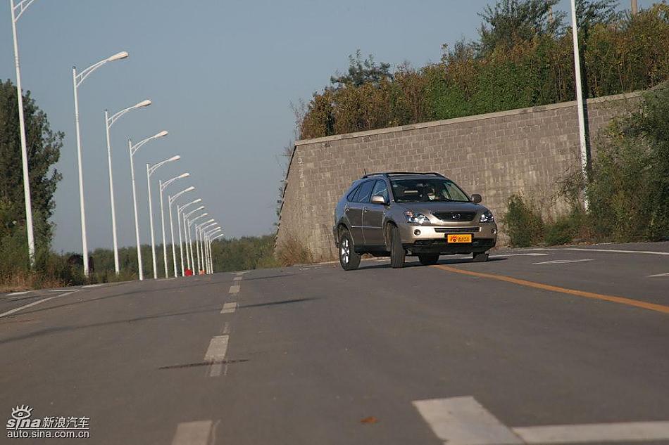 雷克萨斯RX400h动态