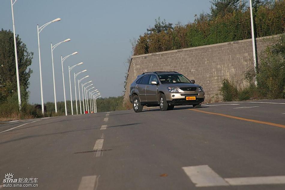 雷克萨斯RX400h动态