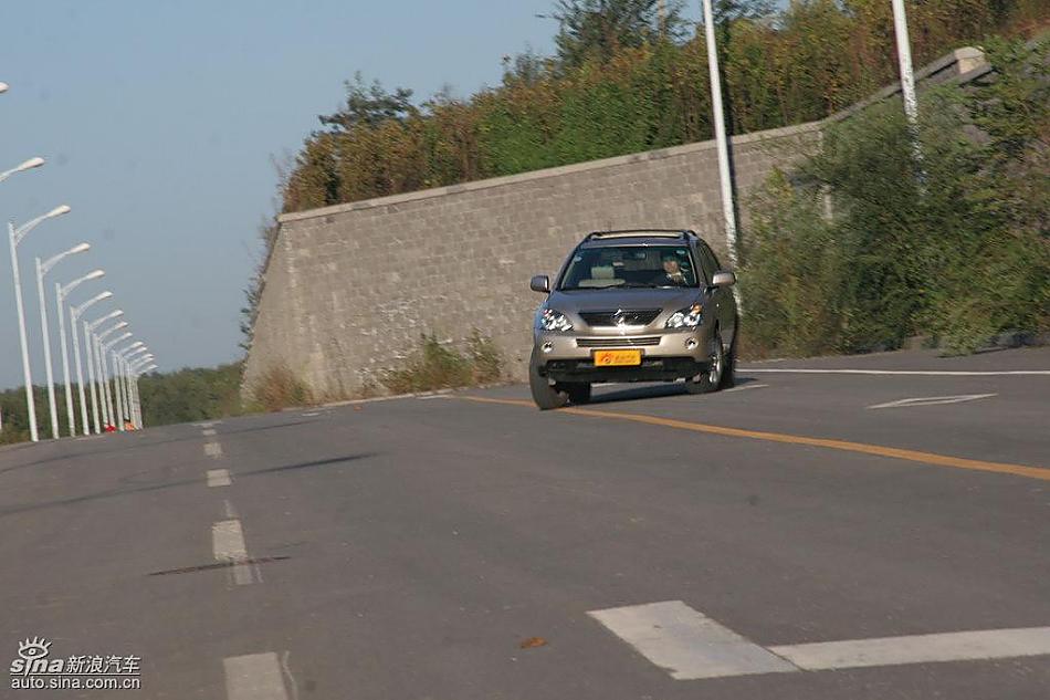 雷克萨斯RX400h动态