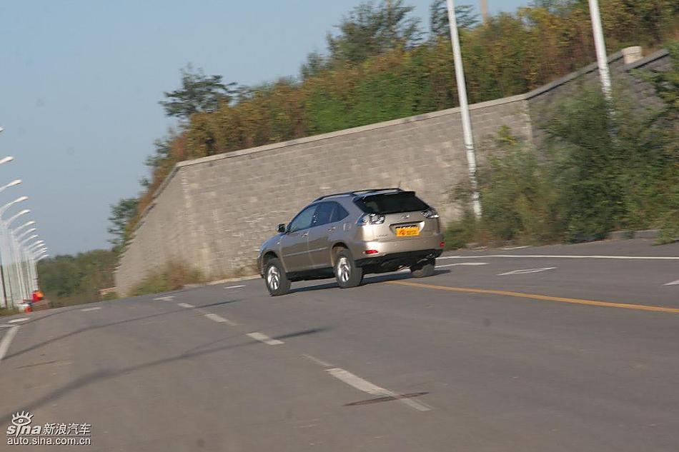 雷克萨斯RX400h动态