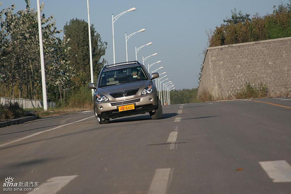 雷克萨斯RX400h动态