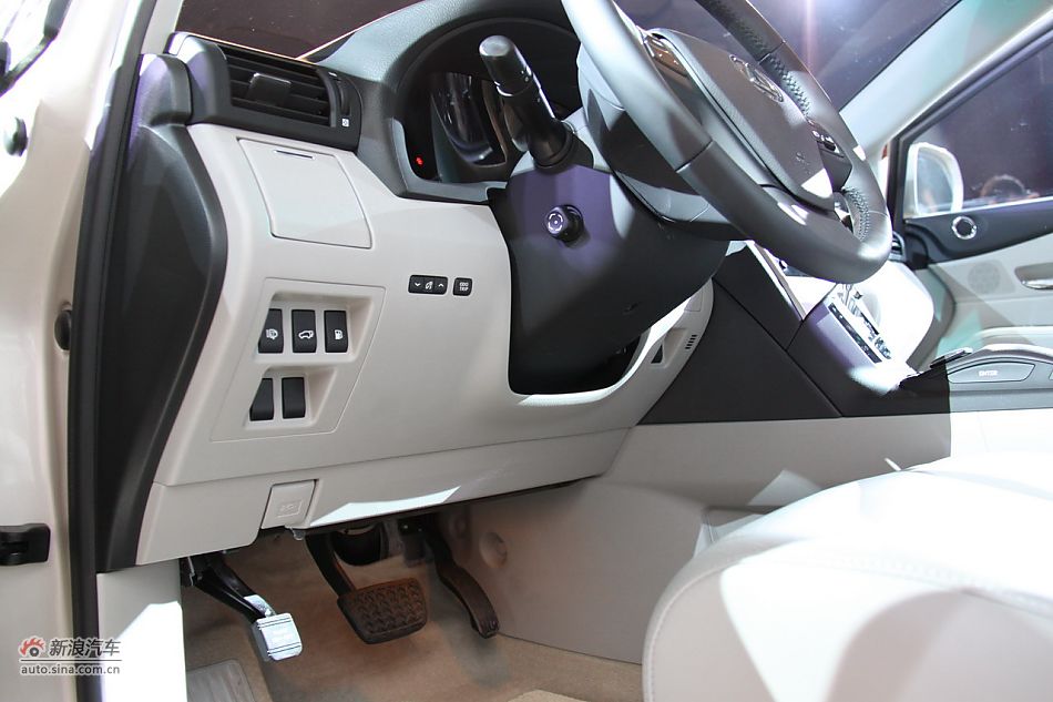 雷克萨斯RX270上市现场图