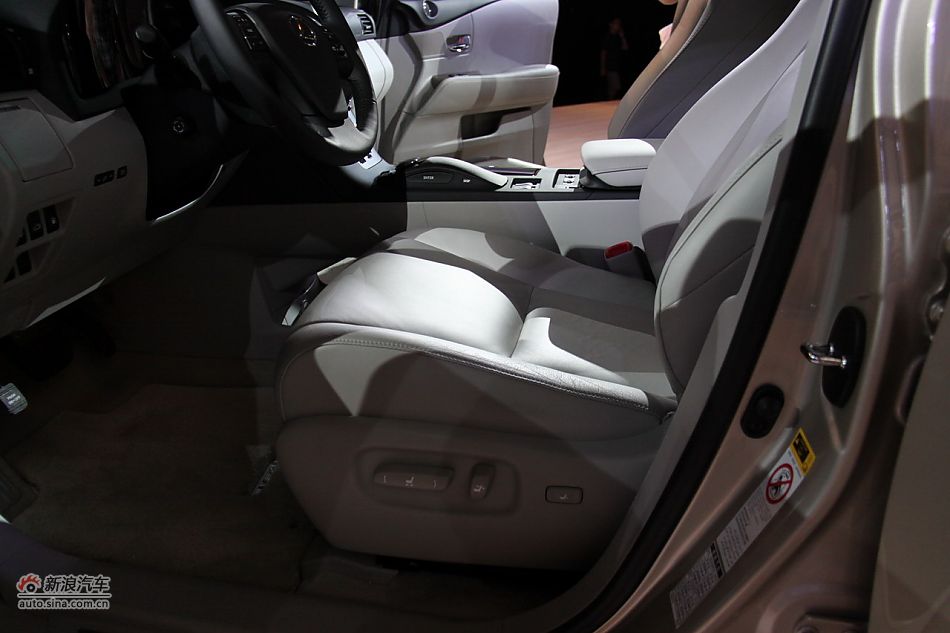 雷克萨斯RX270上市现场图