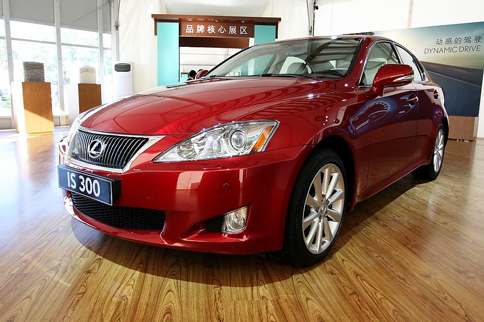 09款IS300外观图片