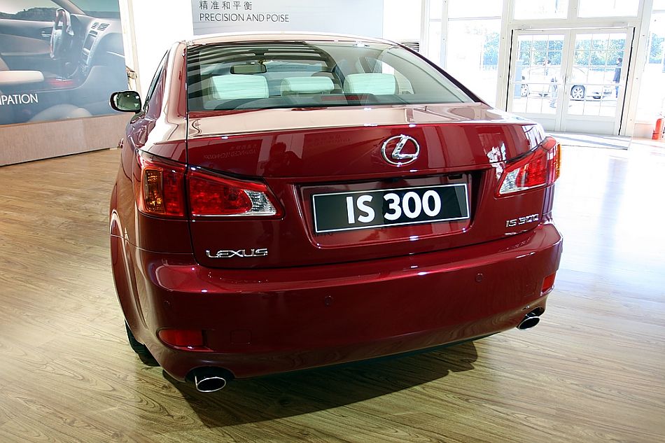 09款IS300外观图片