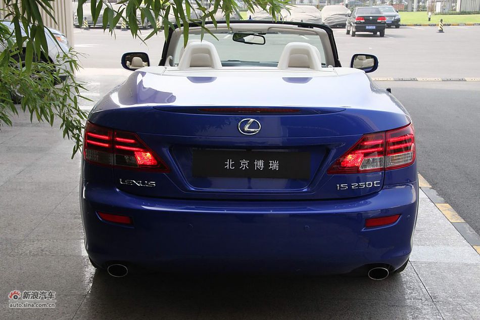 雷克萨斯IS250C外观