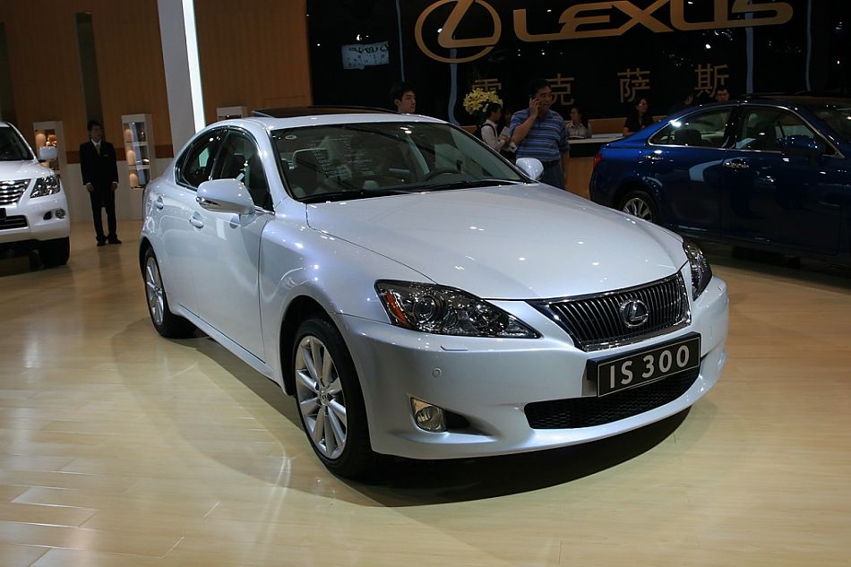 雷克萨斯 IS300