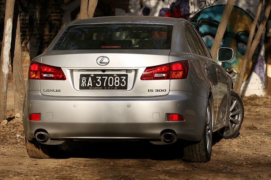 IS300外观