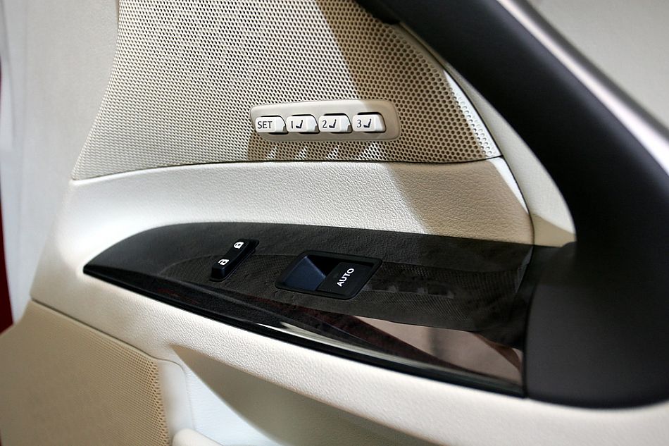 09款IS300内饰图片