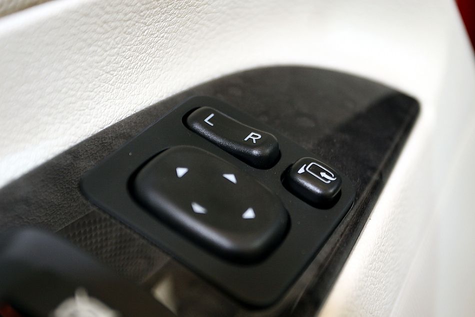 09款IS300内饰图片