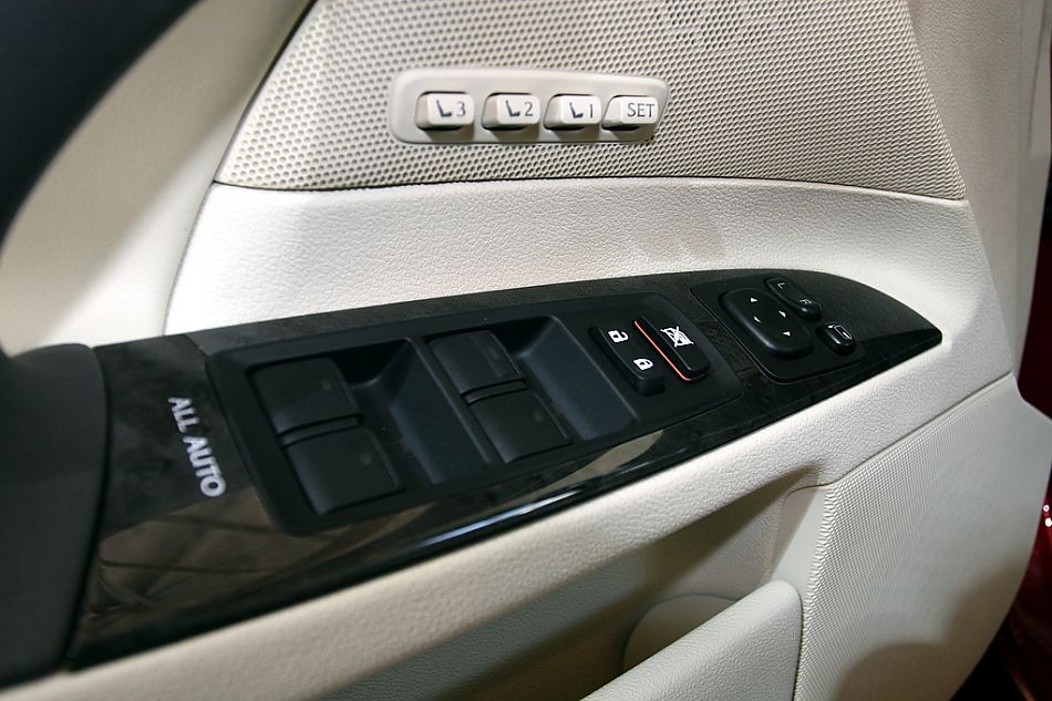 09款IS300内饰图片