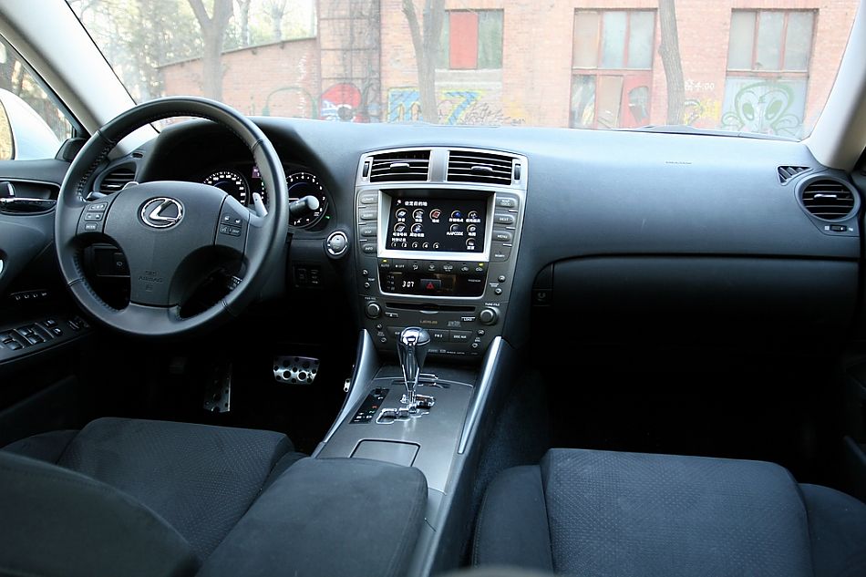 IS300内饰