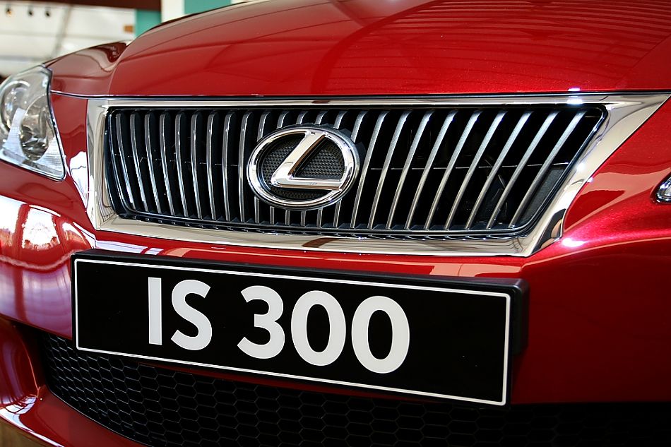 09款IS300外观图片