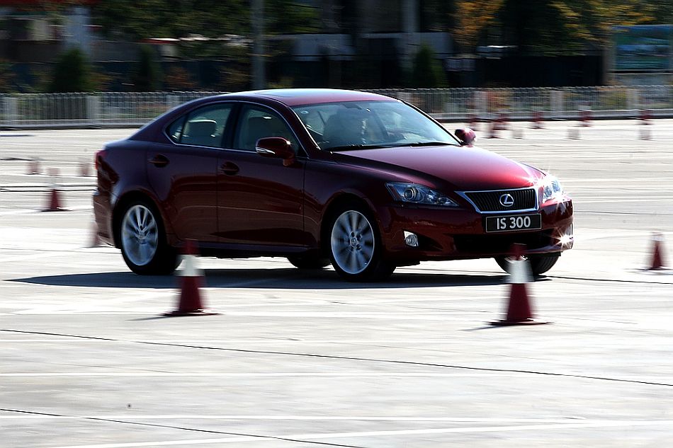 09款IS300外观图片