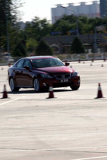 09款IS300外观图片