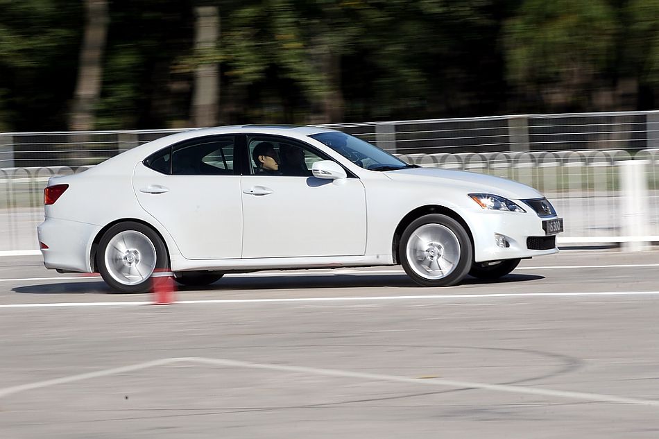 09款IS300外观图片