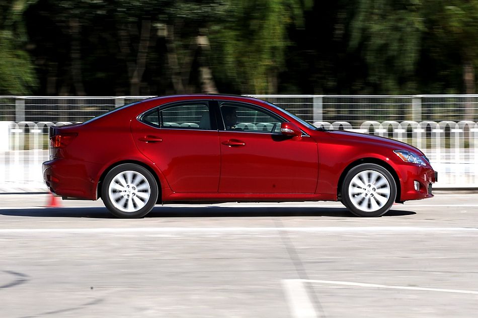 09款IS300外观图片