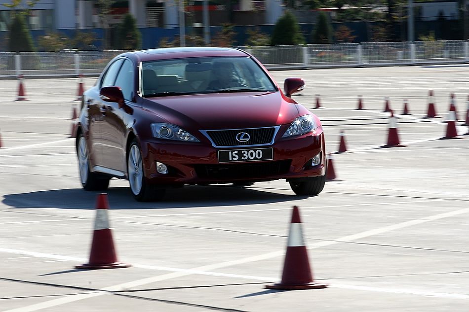 09款IS300外观图片