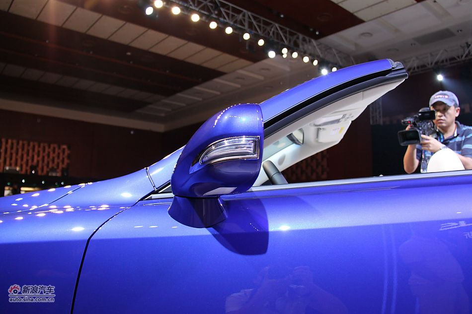 雷克萨斯IS250C上市现场图