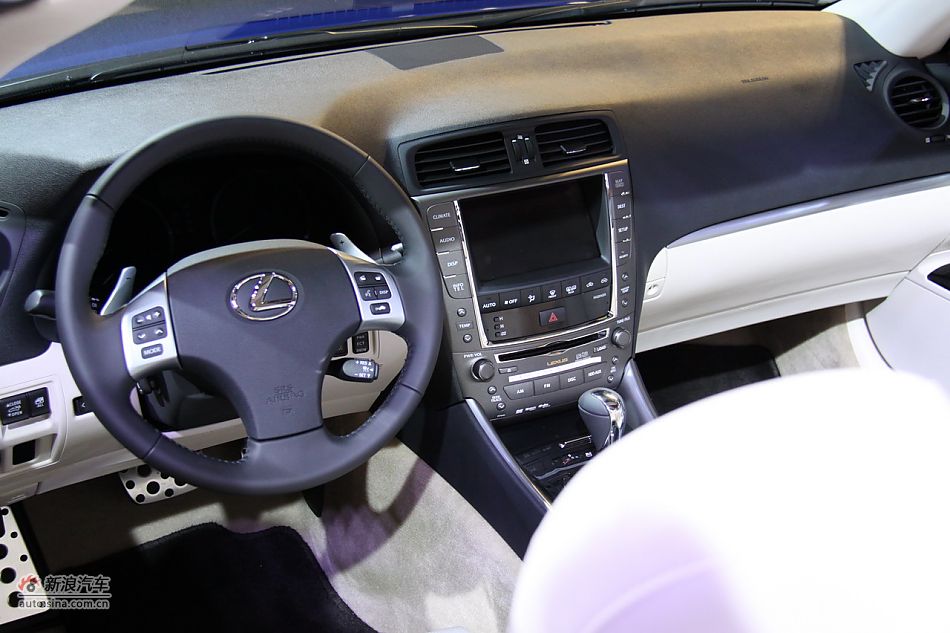 雷克萨斯IS250C上市现场图
