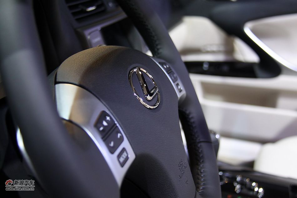 雷克萨斯IS250C上市现场图