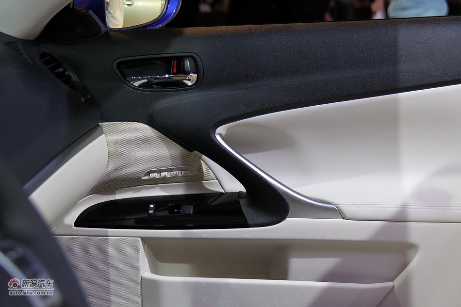 雷克萨斯IS250C上市现场图