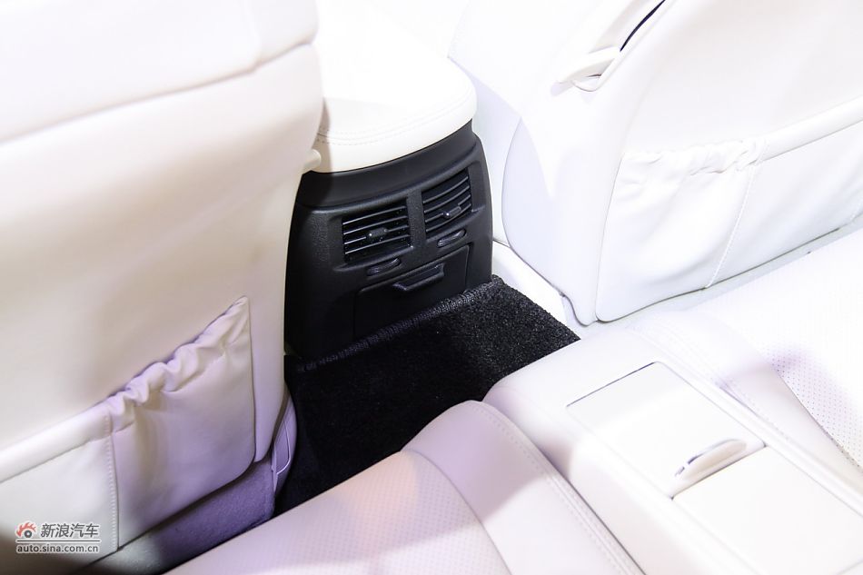 雷克萨斯IS250C上市现场图