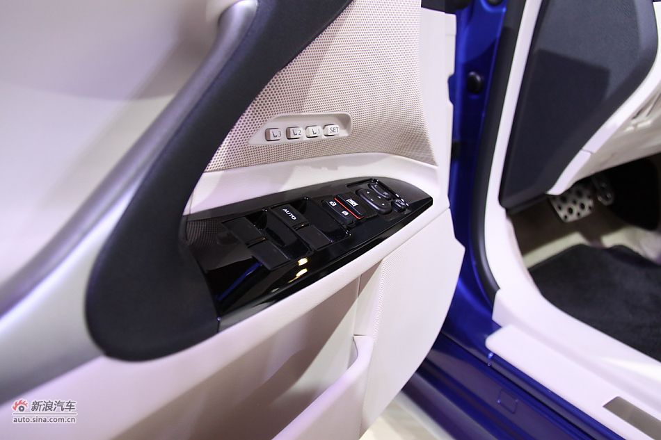 雷克萨斯IS250C上市现场图