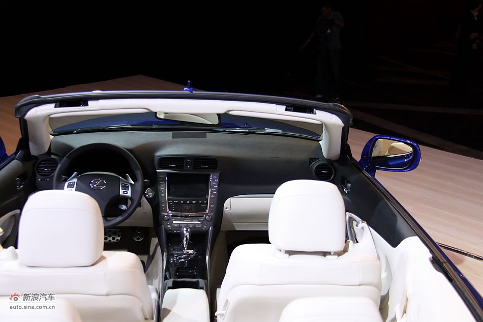 雷克萨斯IS250C上市现场图