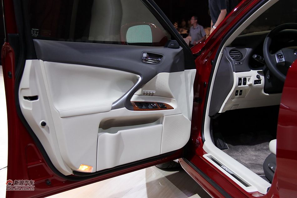 雷克萨斯IS250上市现场图