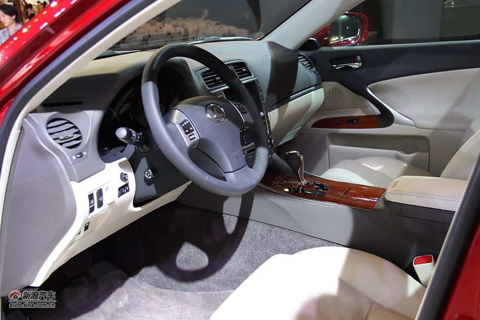 雷克萨斯IS250上市现场图