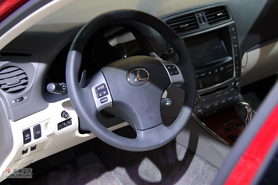 雷克萨斯IS250上市现场图