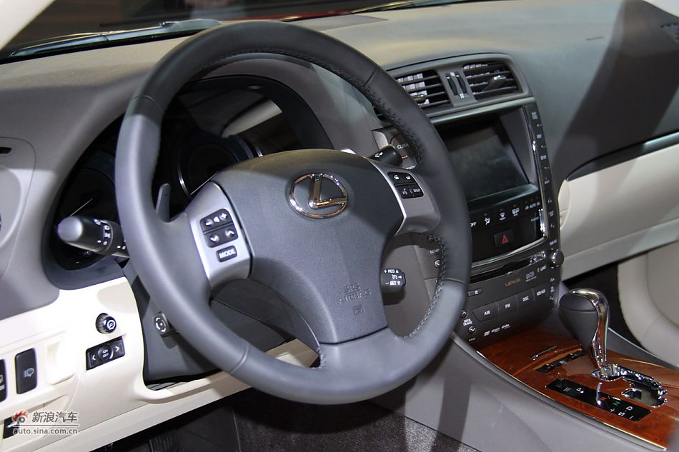雷克萨斯IS250上市现场图