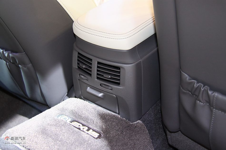 雷克萨斯IS250上市现场图