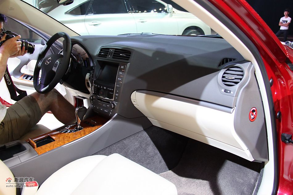 雷克萨斯IS250上市现场图