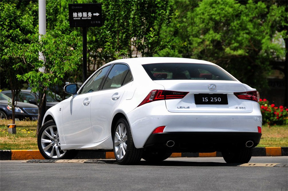 雷克萨斯IS250 2013款 2.5L AT F 外观
