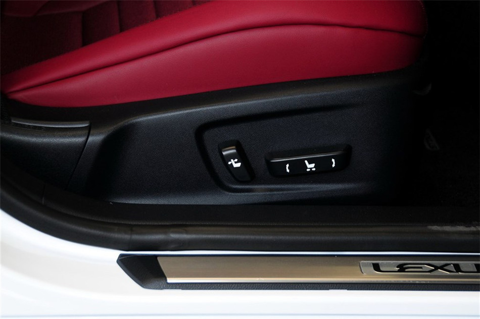 雷克萨斯IS250 2013款 2.5L AT F 空间