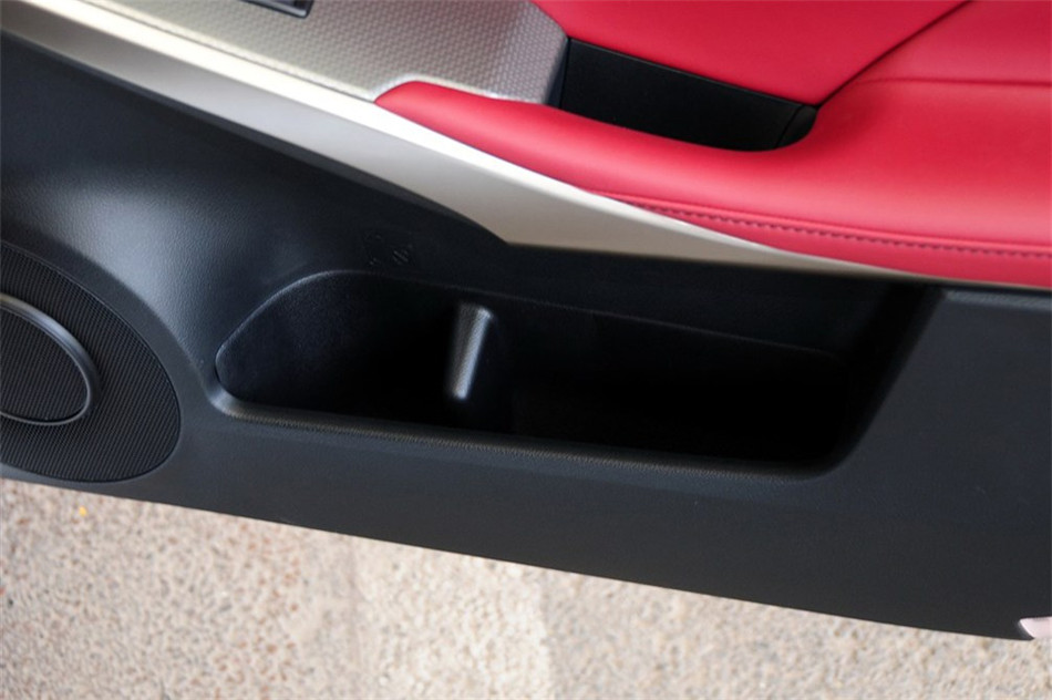 雷克萨斯IS250 2013款 2.5L AT F 空间