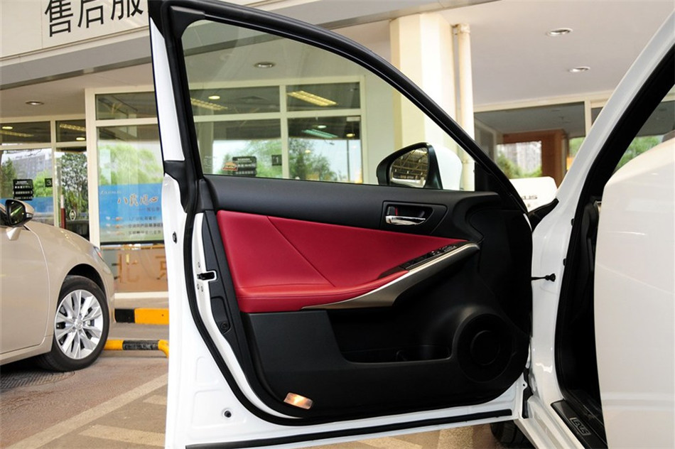 雷克萨斯IS250 2013款 2.5L AT F 空间