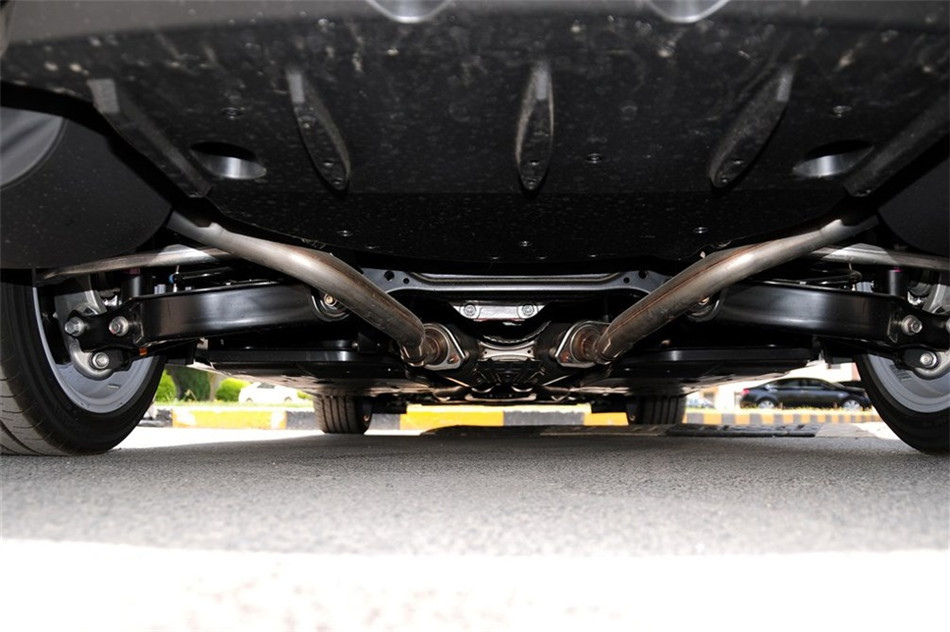 雷克萨斯IS250 2013款 2.5L AT F 引擎底盘