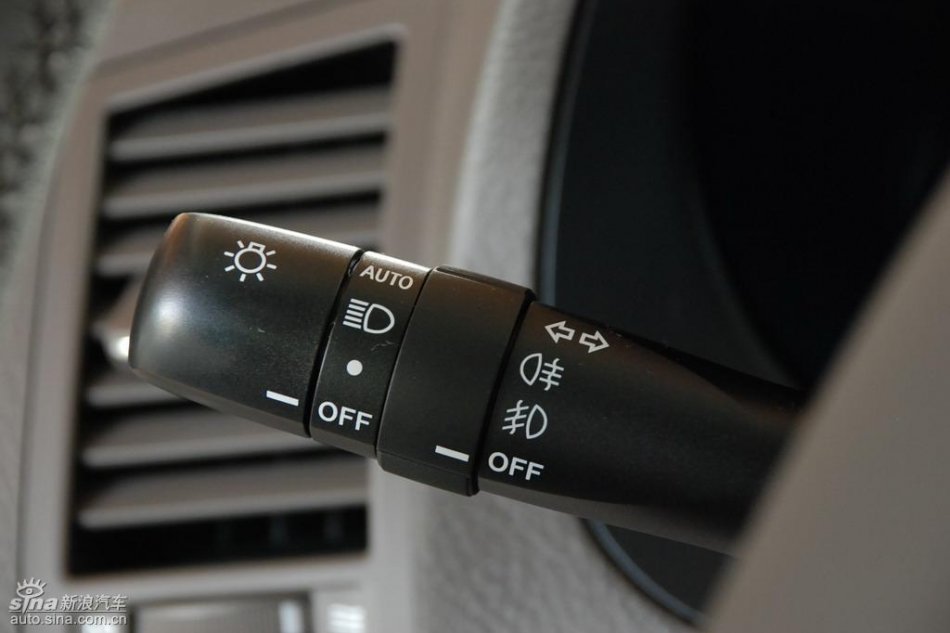 雷克萨斯GS450h内饰实拍图