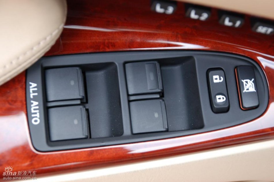 雷克萨斯GS450h内饰实拍图