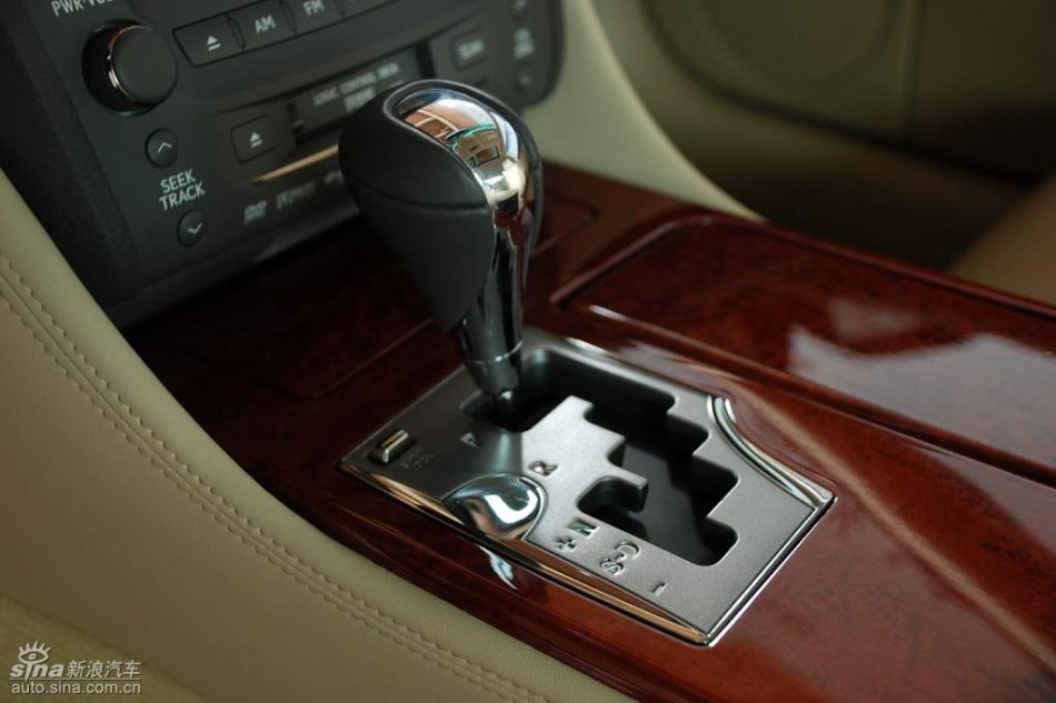 雷克萨斯GS450h内饰实拍图