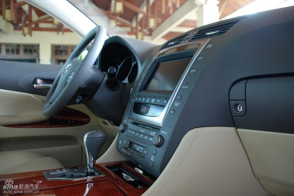雷克萨斯GS450h内饰实拍图