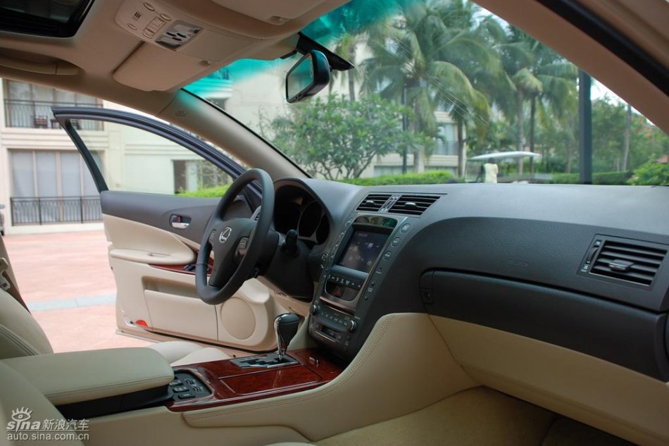 雷克萨斯GS450h内饰实拍图