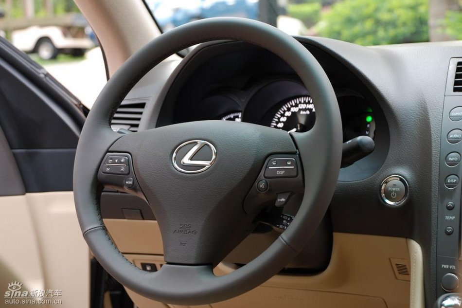 雷克萨斯GS450h内饰实拍图