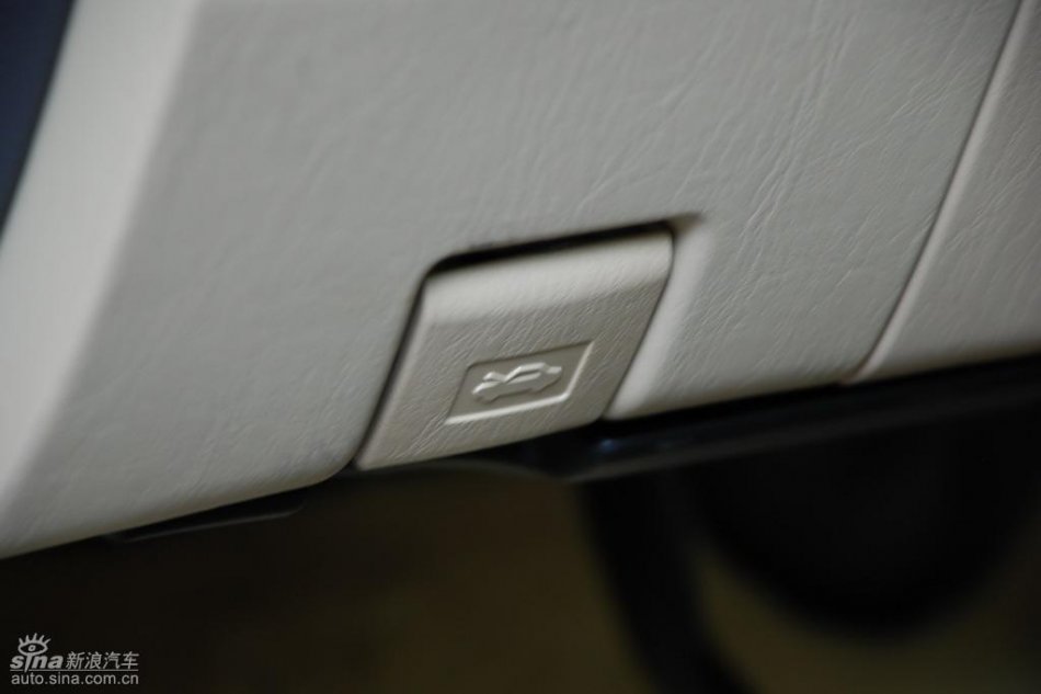 雷克萨斯GS450h内饰实拍图