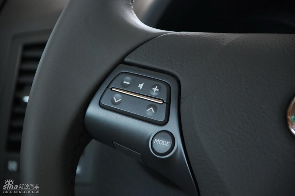 雷克萨斯GS450h内饰实拍图